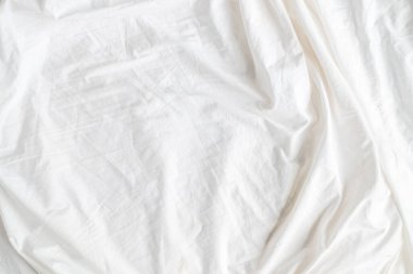 Soyut Beyaz Çarşaflar veya beyaz kırışık kumaş arka plan dokusu ve kopya alanı ile doku: Kırışık veya buruşuk beyaz kumaş, Yumuşak odak