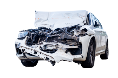 Araba kazası, beyaz arabanın ön ve yan görüntüsü yolda kazara hasar gördü. Çarpışmadan sonra hasar gören arabalar. Şeffaf arkaplanda izole, araba kazası, PNG Dosyası