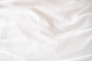Soyut Beyaz Çarşaflar veya beyaz kırışık kumaş arka plan dokusu ve kopya alanı ile doku: Kırışık veya buruşuk beyaz kumaş, Yumuşak odak