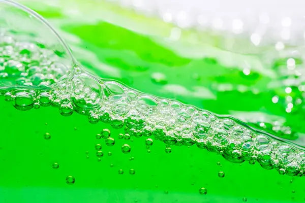 Su dalgası, kabarcıklı yeşil sıvıyı kapat, captu.