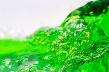 Su dalgası, kabarcıklı yeşil sıvıyı kapat, captu.