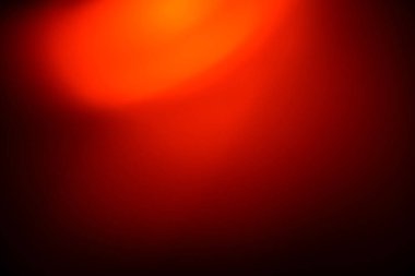 Soyut kırmızı turuncu bulanık ışık arkaplanı. Bulanık hareket gradyan karışık renk arkaplanı. Yaratıcı tasarım, pazarlama malzemeleri, teknolojik görseller ve modern grafik sanat projelerinde kullanım için ideal