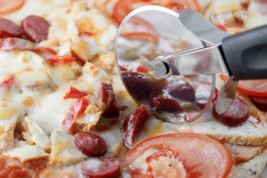 Kapalı el pizza dilimleyici (tekerlek) pizza dilimleyici.