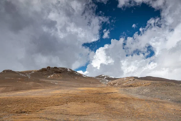 Bulutlu Havada Plato Alanı — Stok fotoğraf