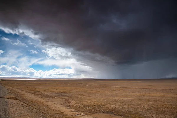 Nuvens Tempestade Dia Nublado Com Grande Céu Escuro — Fotografia de Stock