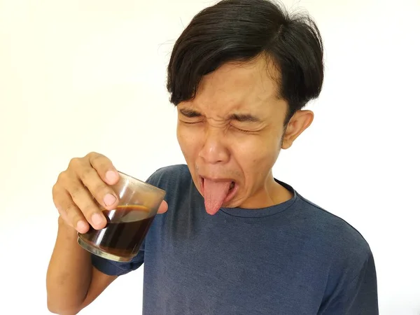 Hombre Asiático Beber Trago Café Espresso Amargo —  Fotos de Stock