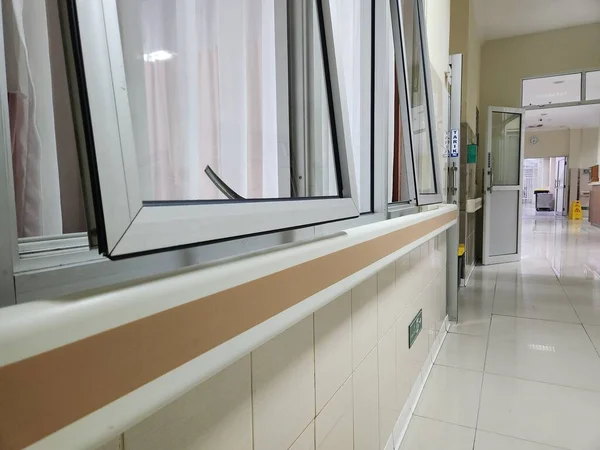 Hospital Wall Handrail Sirve Como Una Herramienta Apoyo Para Los —  Fotos de Stock