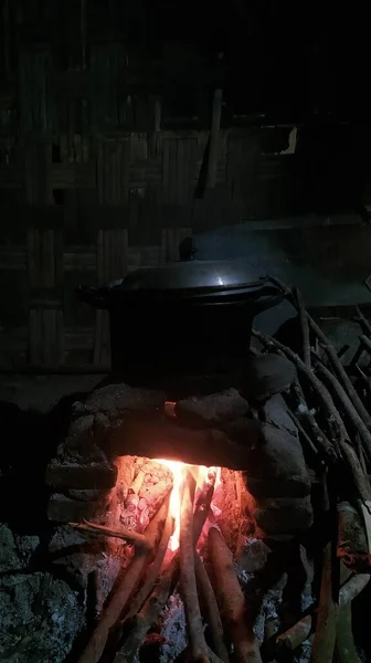Estufa Rural Tradicional Para Cocinar Con Leña — Foto de Stock