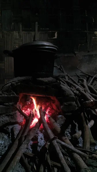 Традиционная Сельская Плита Приготовления Пищи Дров — стоковое фото