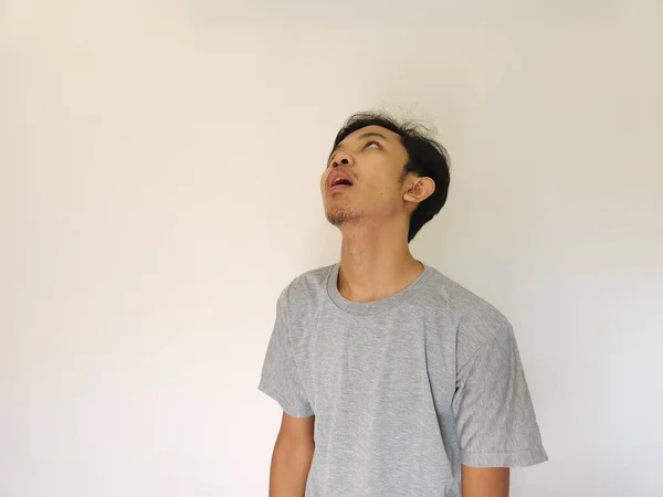 Asiatische Mann Fühlt Sich Gelangweilt Und Konfrontiert Mit Isoliertem Hintergrund — Stockfoto