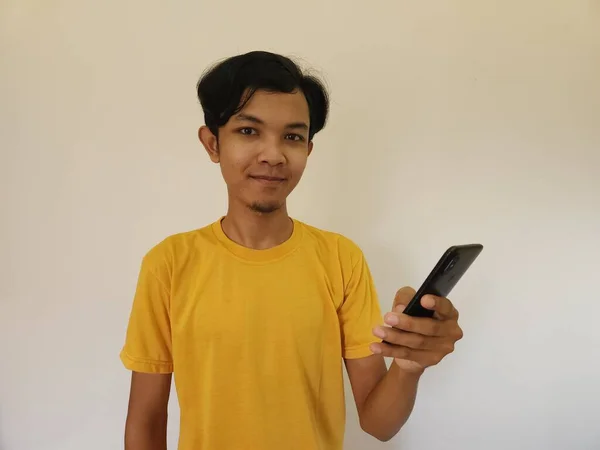 Wow Surprise Face Asian Man Use Smartphone Copy Space Advertisement — Fotografia de Stock