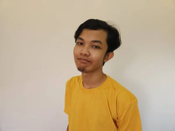 Asiatique Homme Sent Ennuyé Face Arrière Plan Isolé — Photo