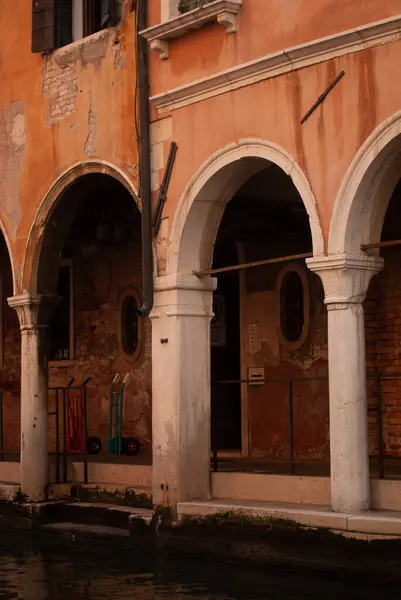 Venedik, İtalya-yuvarlak eylül, 2019: Roma 'nın en eski şehri.