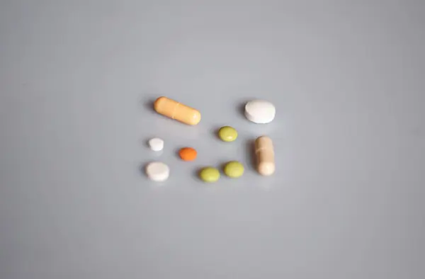 Pillole Capsule Sfondo Bianco — Foto Stock