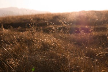 Dağlarda güzel bir gün batımı