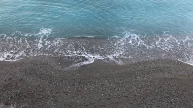 Akdeniz 'in dalgaları