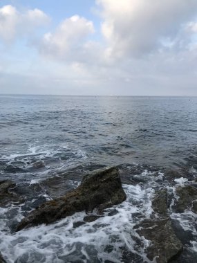 Deniz kıyısının güzel manzarası