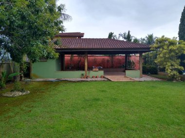 Parktaki güzel, modern ev.