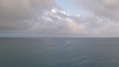 Yaz tatillerinde yolcu gemisinde, Karayip adalarında ve okyanus seyahatlerinde