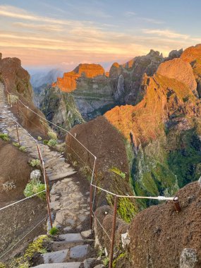 Madeira adasının dağlarının güzel manzarası