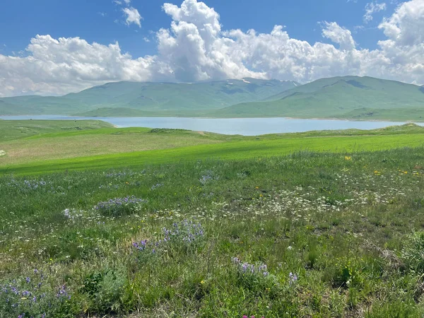 Vackert Landskap Bergen Armenien Med Sjö — Stockfoto