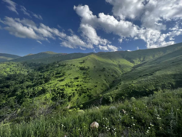 Bella Catena Montuosa Con Verdi Valli Vicino Passo Meghri Armenia — Foto Stock