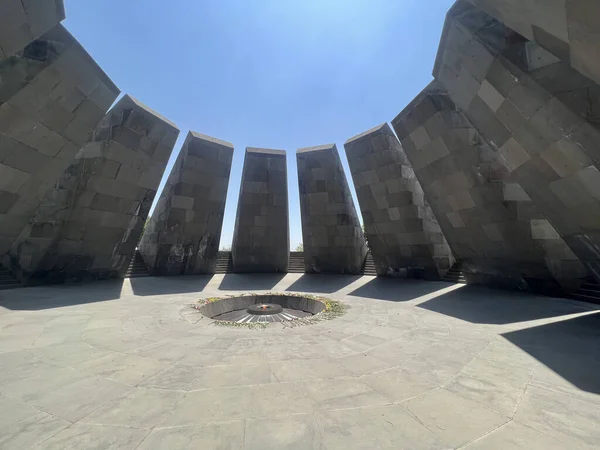 Monumento Tsitsernakaberd Commemorare Vittime Del Genocidio Erevan Armenia — Foto Stock