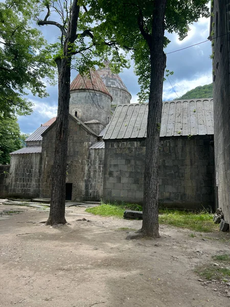 Ermenistan dağlarındaki Sanahin Manastırı