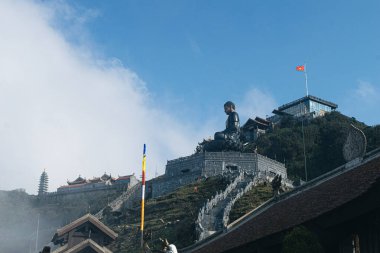 Fansipan Dağı 'ndaki Buda Heykeli, SAPA keşfi. Yüksek kalite fotoğraf