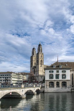 Tarihin modern yaşamla buluştuğu Zürih kentinin çarpıcı manzarası. Yüksek kalite fotoğraf