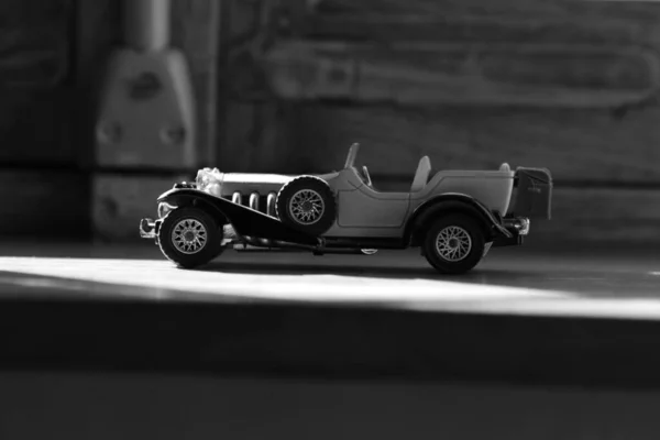 Ένα Μοντέλο Κλίμακας Ενός Διάσημου Αυτοκινήτου Που Φωτίζεται Από Τον — Φωτογραφία Αρχείου