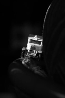 Ölçek modeli olarak bir teslimat minibüsü 