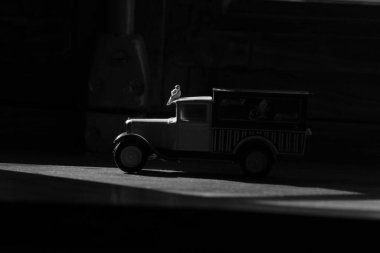 Bir teslimat aracının portresi.