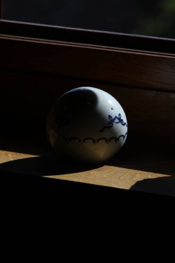 the interior of the table with a ball.