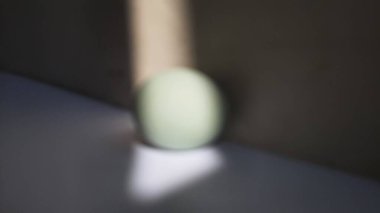 Bulanık ya da odaksız ya da geleneksel Asya bekar ya da güneş ışığıyla izole edilmiş tuzlu ya da tuzlu ördek yumurtası.