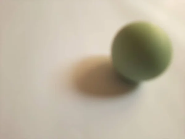 Bulanık ya da odaksız ya da geleneksel Asya bekar ya da izole edilmiş beyaz arka planda tuzlu ya da tuzlu ördek yumurtası.