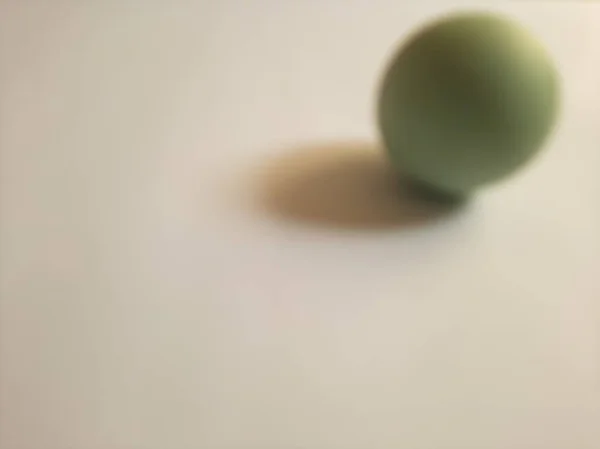 Bulanık ya da odaksız ya da geleneksel Asya bekar ya da izole edilmiş beyaz arka planda tuzlu ya da tuzlu ördek yumurtası.