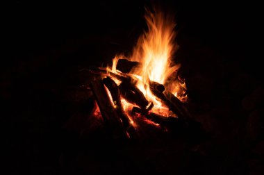 Kırsalda şenlik ateşi