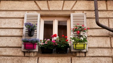 Yazın İtalyan köyü detayları