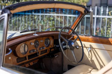 Klasik Rolls Royce araba detayları 