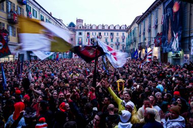 2023 Ivrea famous carnival details, oranges battles and people. 