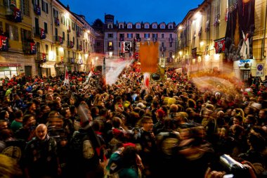 2023 Ivrea famous carnival details, oranges battles and people. 