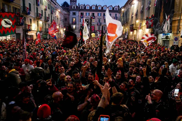 2023 Ivrea famous carnival details, oranges battles and people. 