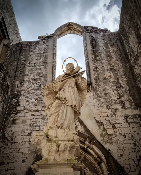 Pomnik Jana Nepomucena Lizbonie Marmurowy Pomnik Beżowych Odcieniach Mężczyzny Stojącego Zdjęcie Stockowe