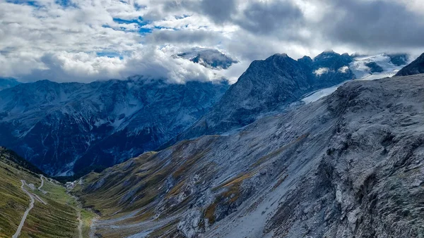 Fascynująca Panorama Śnieżne Szczyty Gór Obraz Stockowy