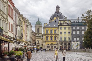 Rynok Meydanı, Lviv 'in merkezinde. 22.09.2022