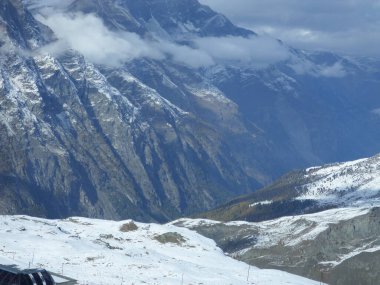 Gornergrat 'tan görüntü. Zermatt, İsviçre.