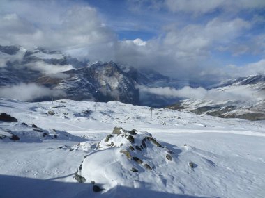 Gornergrat 'tan görüntü. Zermatt, İsviçre.