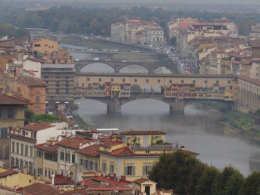 Floransa, İtalya. Yukarıdan manzara. Vecchio köprüsü Piazzale Michelangelo, Floransa, İtalya 'dan görüldü.