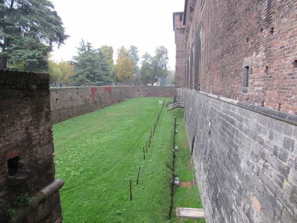 스포르팅 1360 1370 사이에 밀라노에서 비스콘티 가문의 거주지로 이후로 궁전은 — 스톡 사진